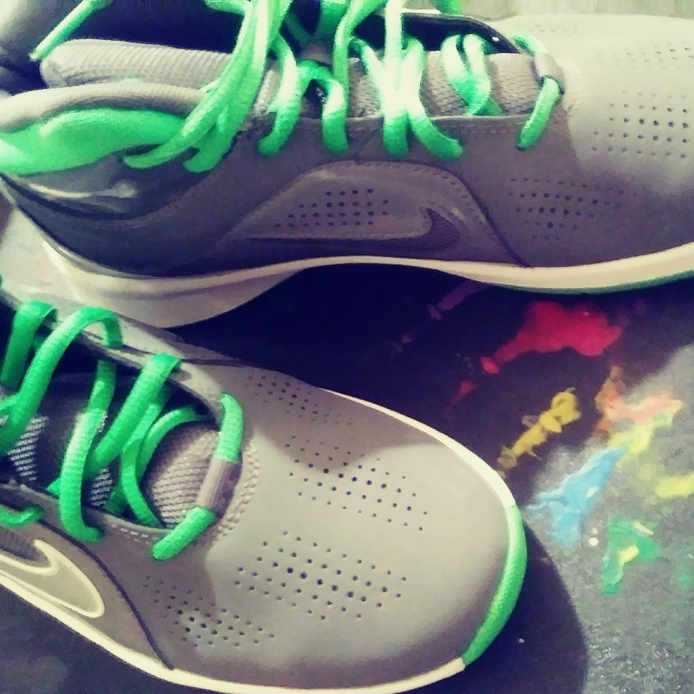 Nike - Picture 4 of 7